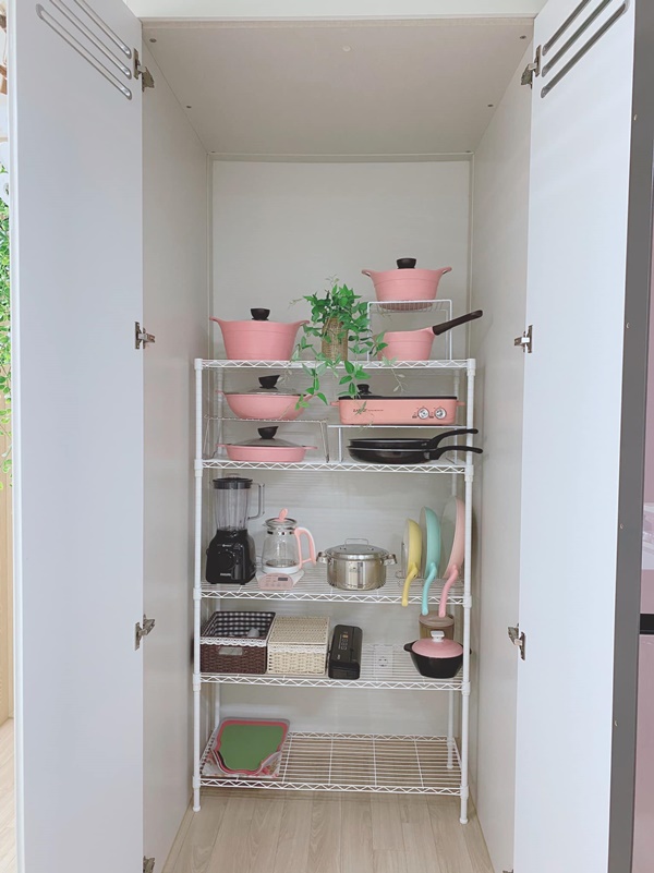 Phòng bếp màu hồng cực đẹp của gia đình ở Tây Ninh, mỏi mắt cũng không tìm được 1 điểm nào bị sến-6