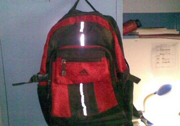 Dọn cặp cho con gái học cấp 2, bà mẹ phát hiện thấy bao cao su bên trong, con nói 1 câu làm mẹ đơ người-2