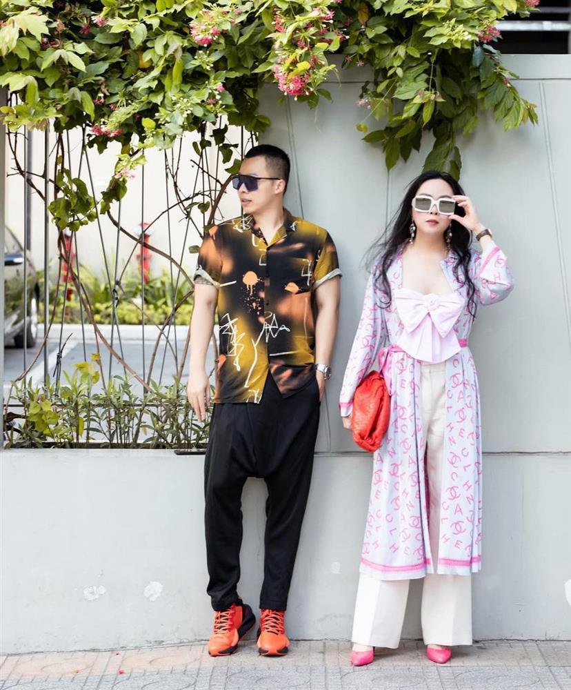 Phượng Chanel tự dìm hàng với phong cách quấn chăn ra đường-6