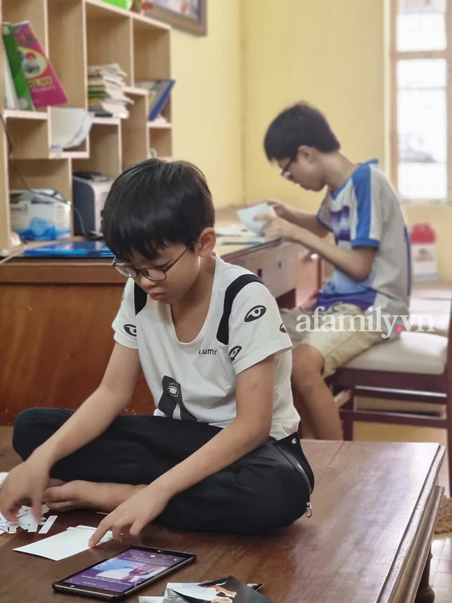 Bà mẹ ở TP.HCM khoe 2 cuốn SỔ TRƯỞNG THÀNH của con, nhận ngay ngàn like: Dạy dỗ thế này lớn lên con không có của ăn của để mới lạ-3