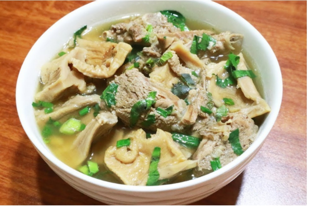 Dùng nước lã ngâm măng khô là sai: Nên dùng thứ nước này giúp măng mềm nhanh, sáng màu-3