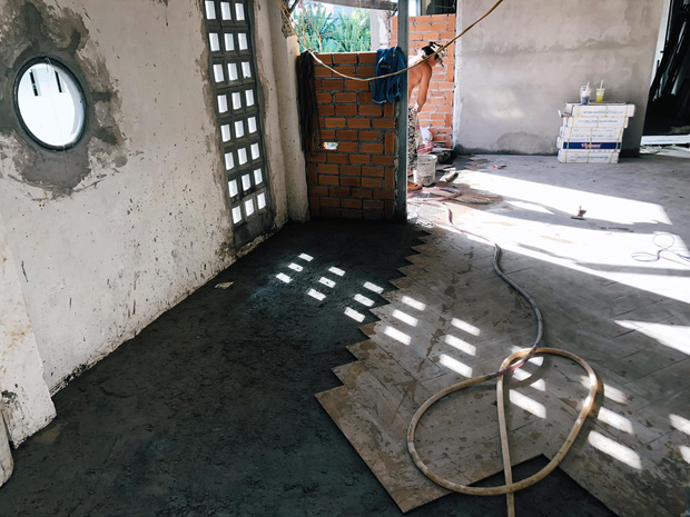 Ông bố cải tạo nhà kho cũ để làm quà sinh nhật tặng con trai, nhà không bản vẽ thiết kế nhưng nghệ chẳng kém quán cà phê-2