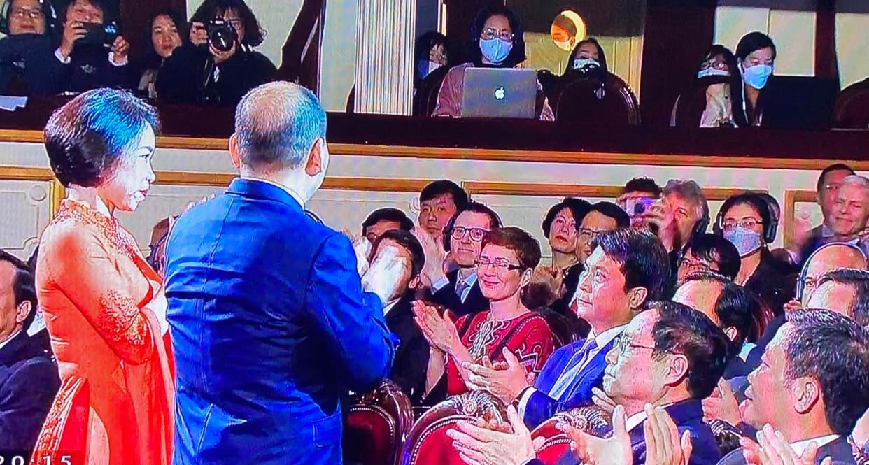 Vợ tỷ phú Phạm Nhật Vượng: Tốt nghiệp thạc sỹ luật quốc tế, hơn 30 năm gắn bó với chồng làm nên những điều kỳ tích” trong sự nghiệp-3