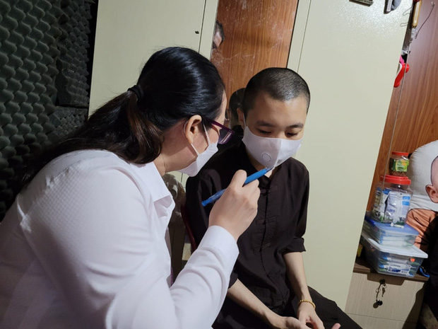 Lộ diện hình ảnh mới nhất của ông Lê Tùng Vân làm việc với luật sư, dáng vẻ tiều tụy-2