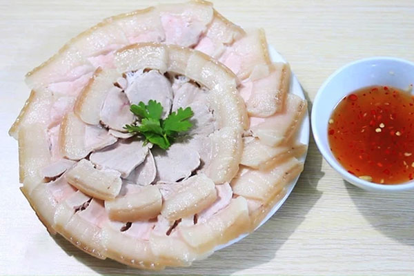 Mách chị em cách luộc thịt ba chỉ không cần dùng nước cực đơn giản, nhanh gọn-1