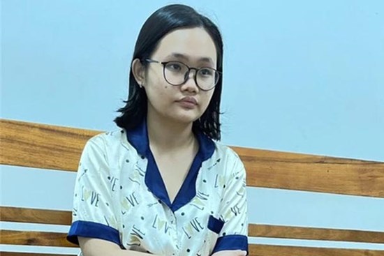 Thiếu nữ 21 tuổi đầu độc chết cha rồi tạo hiện trường giả