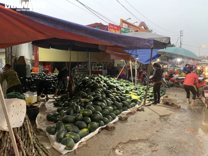 Bán tháo hàng chục tấn mít, dưa hấu, thanh long giá rẻ ở lề đường Lạng Sơn-7