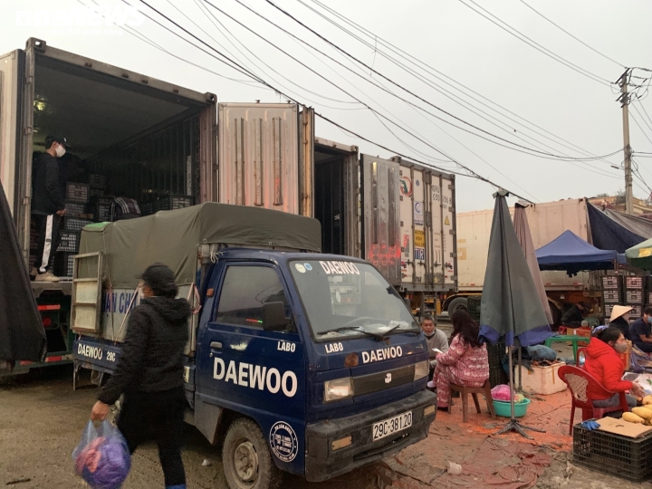 Bán tháo hàng chục tấn mít, dưa hấu, thanh long giá rẻ ở lề đường Lạng Sơn-14