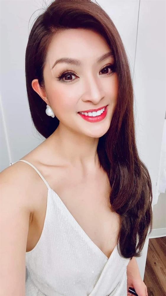 Showbiz Việt có 1 bà mẹ đơn thân: Từng dính scandal lộ ảnh nóng chấn động nhưng cách nuôi dạy con kiên cường thì quá nể phục-1