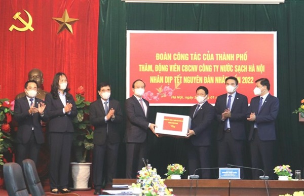 Chủ tịch HĐND TP Nguyễn Ngọc Tuấn thăm, chúc Tết Công ty TNHH MTV nước sạch Hà Nội-1