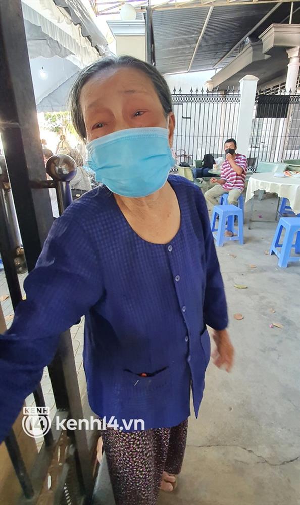 Quặn lòng đám tang của người cha bị chính con gái ruột đầu độc, chôn xác rồi đốt nhà: Cha nó cái gì cũng lo, thương nó vậy mà...-4