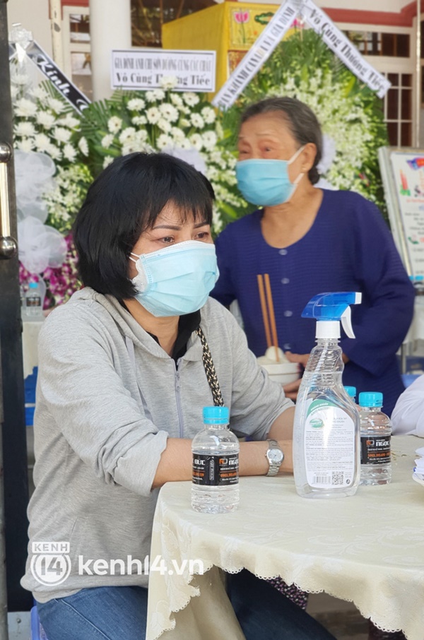 Quặn lòng đám tang của người cha bị chính con gái ruột đầu độc, chôn xác rồi đốt nhà: Cha nó cái gì cũng lo, thương nó vậy mà...-5