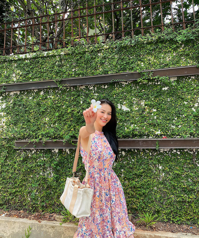 Ghim sẵn 12 cách diện váy liền của sao Việt để Tết này trẻ xinh lung linh-9