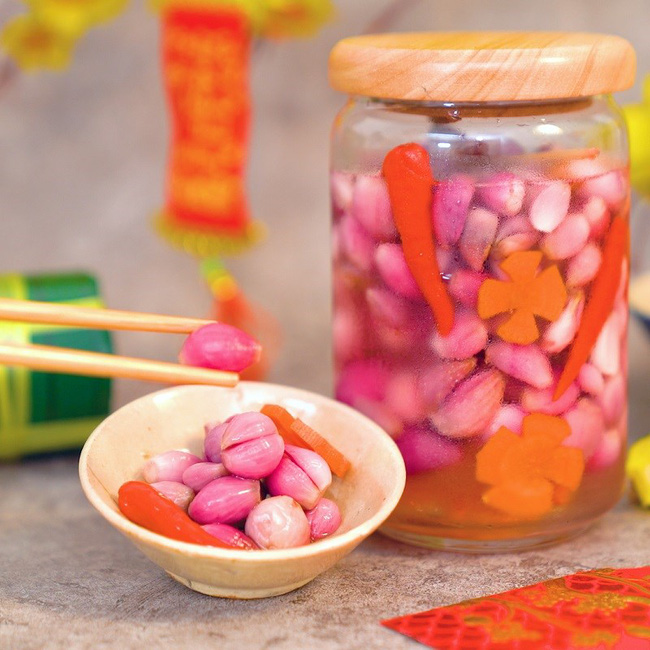 Tết mà có hũ hành ngâm giòn ngon này thì chẳng lo ngấy thịt, sợ dầu mỡ hay đầy bụng!-1