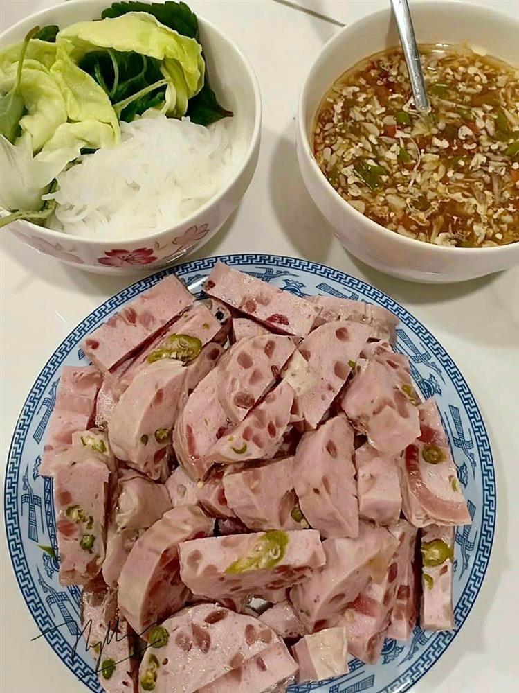 Chả tai heo ớt xiêm xanh, món mới biến tấu đắt khách dịp Tết-3