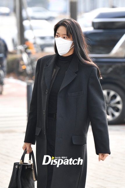 Park Shin Hye khóa môi chú rể kém tuổi cực ngọt ngào trong đám cưới-14