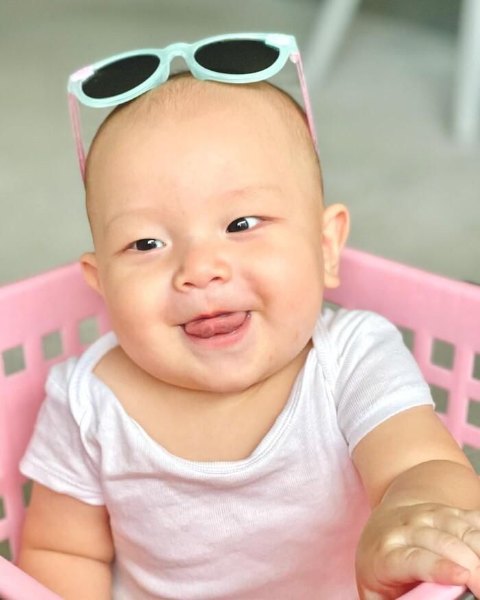 Độ hài hước của hai nhóc tỳ nhà Hà Hồ - Đàm Thu Trang: Leon không cần làm gì cũng gây cười, Suchin cứ thấy máy ảnh là lầy lội-4