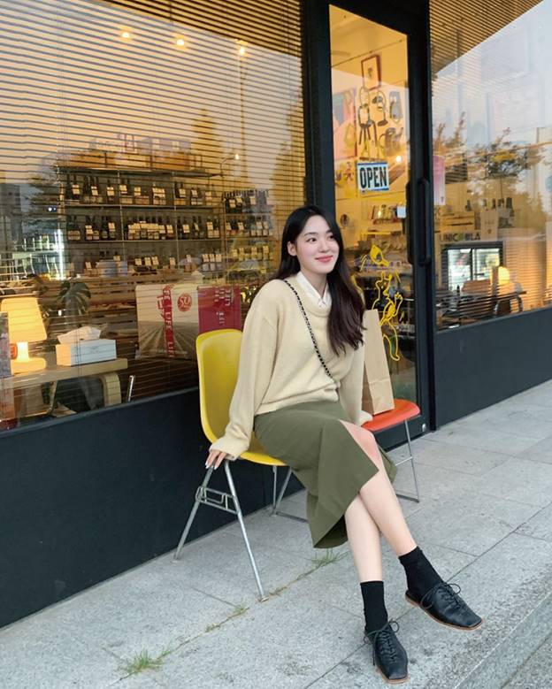 3 kiểu chân váy cho nàng nấm lùn: Diện Tết cực chuẩn, chân được kéo dài miên man-11