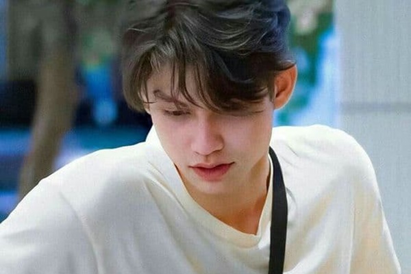 Nhìn tấm ảnh cưới trên tường nhà bạn gái, tôi ngạc nhiên đánh rơi cả giỏ quà Tết-1