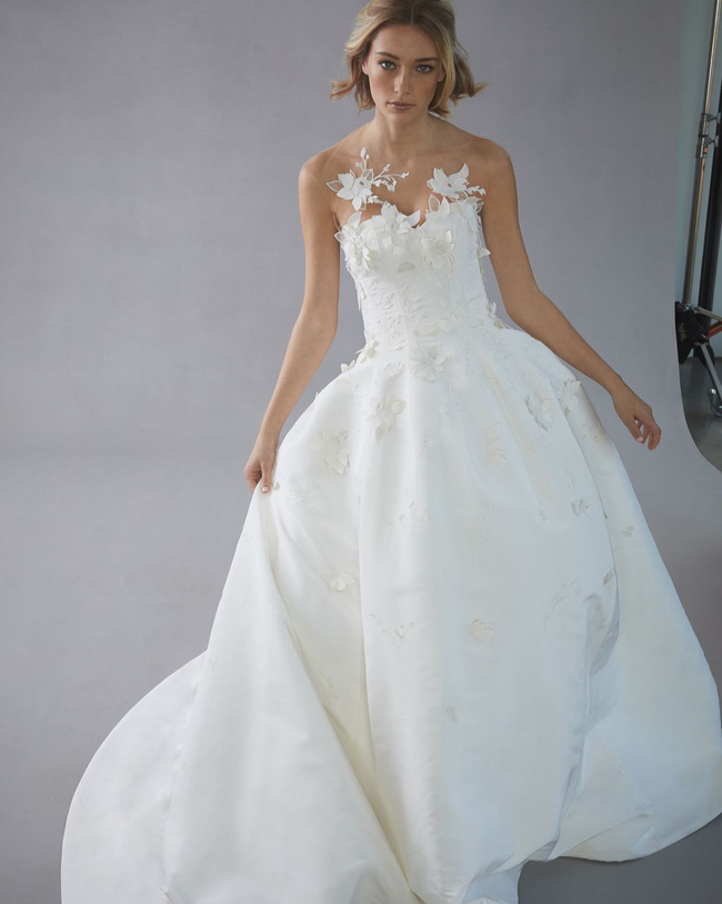 3 bộ váy cưới giấu bụng bầu của Park Shin Hye: Một thiết kế tưởng xuyên thấu tột cùng nào ngờ lại kín như bưng-5