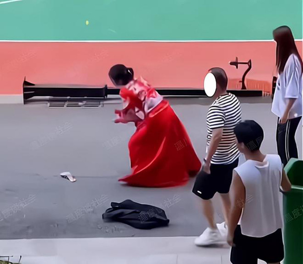 Tiệc cưới vừa tàn, chú rể ném thẳng cô dâu vào thùng rác, nghe xong ngọn ngành câu chuyện dân mạng còn ủng hộ-3