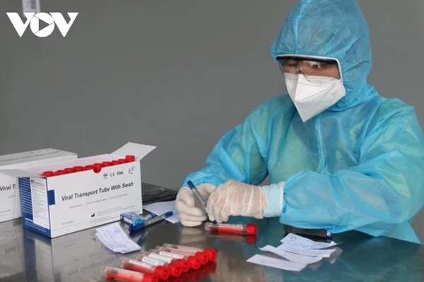 Hà Nội có 2.945 ca mắc COVID-19 trong ngày 22/1-1