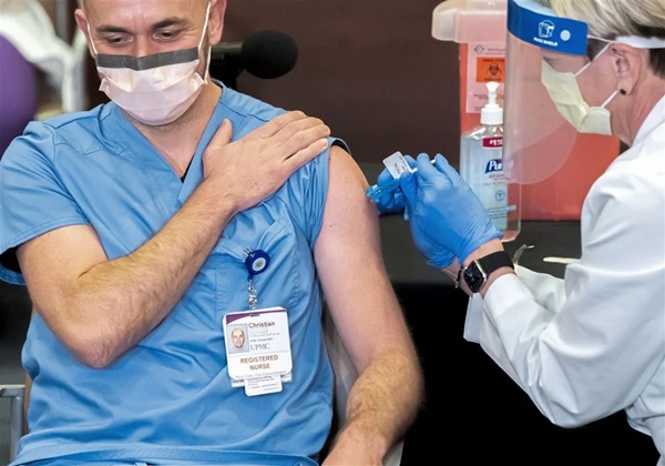 Sự thật về tác dụng phụ nhiều người gặp phải sau tiêm vaccine Covid-19-1