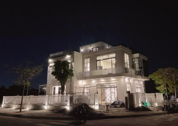 Quốc Trường hé lộ căn phòng ngủ nội thất sang trọng dành tặng bố mẹ trong biệt thự Sài Gòn-4