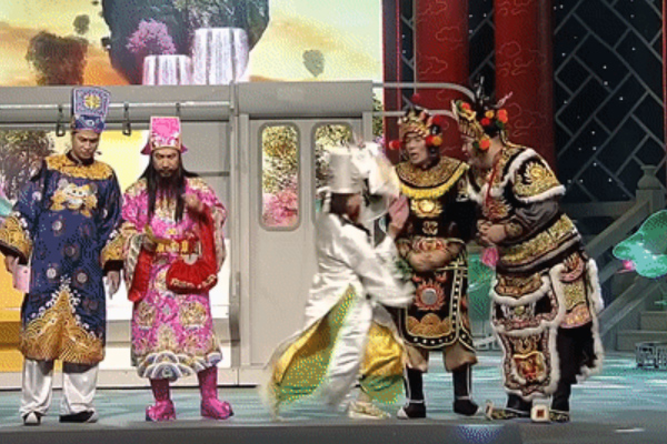 Chiến Chó mới là người đầu tiên đóng Táo Y tế chứ không phải Vân Dung-6