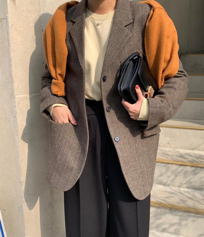 Chưa kịp giảm cân đón Tết? Chị em cứ mặc 5 kiểu đồ này thì auto gầy đi-13