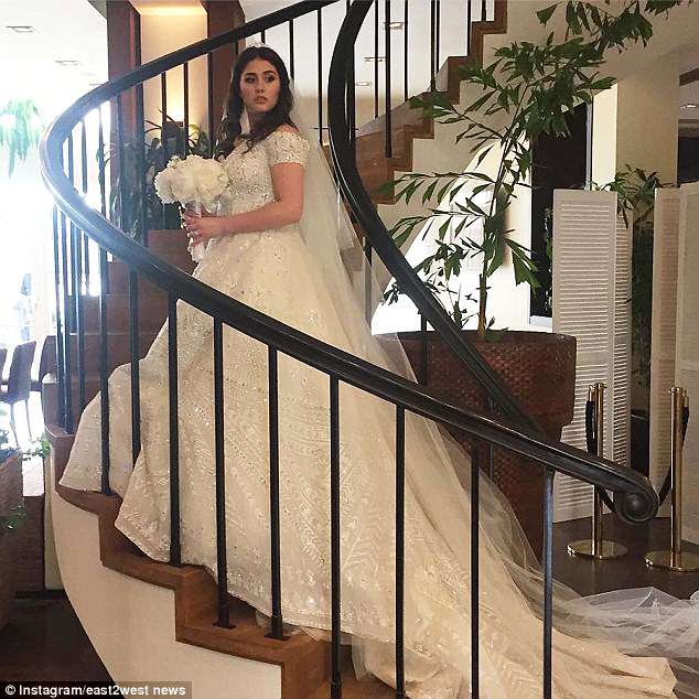 Siêu đám cưới tốn kém 38 tỷ đồng của con gái tỷ phú Nga: Váy cưới 5 tỷ, menu toàn món sang trọng nhưng cái kết của hôn lễ tài phiệt cực sốc-5