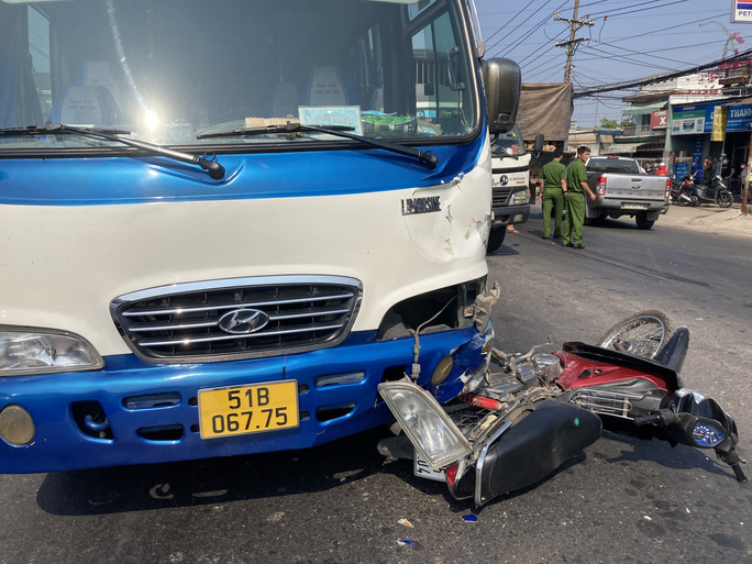 Rùng mình cảnh 1 người bị xe tải kéo lê hàng chục mét tử vong ở Đồng Nai-1