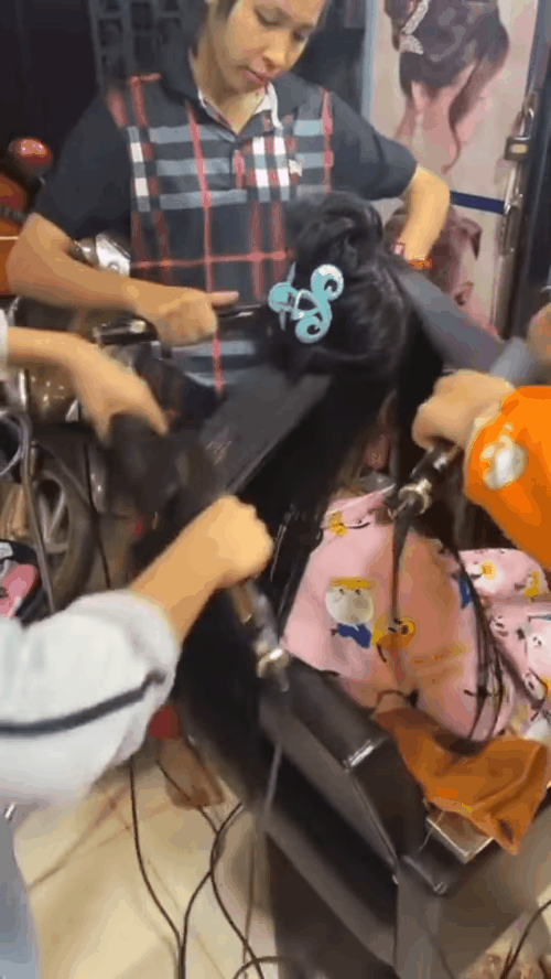 Những pha làm tóc cuối năm: Người mất Tết, người như muốn tiền đình-8