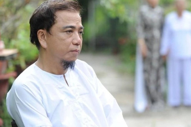 Từ danh hài đắt giá trở thành bị cáo trước song sắt, cuộc sống của sao nam Vbiz từng mang 550 cây vàng trả nợ cờ bạc giờ ra sao?-8