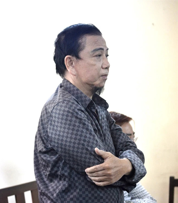 Từ danh hài đắt giá trở thành bị cáo trước song sắt, cuộc sống của sao nam Vbiz từng mang 550 cây vàng trả nợ cờ bạc giờ ra sao?-7