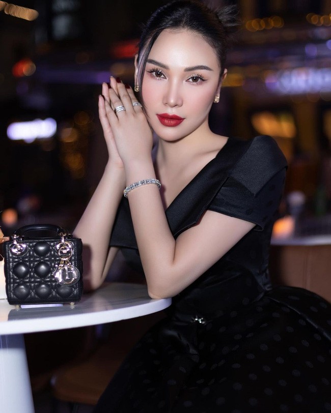 Sau ồn ào người thứ ba, Quỳnh Thư tiếp tục khẳng định: Đến cuối cùng quan trọng nhất là người bên cạnh mình!-3