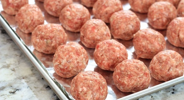 Một nhân viên siêu thị lâu năm đã tiết lộ những món ăn không nên mua khi sắm Tết trong siêu thị-2