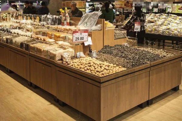 Một nhân viên siêu thị lâu năm đã tiết lộ những món ăn không nên mua khi sắm Tết trong siêu thị-3