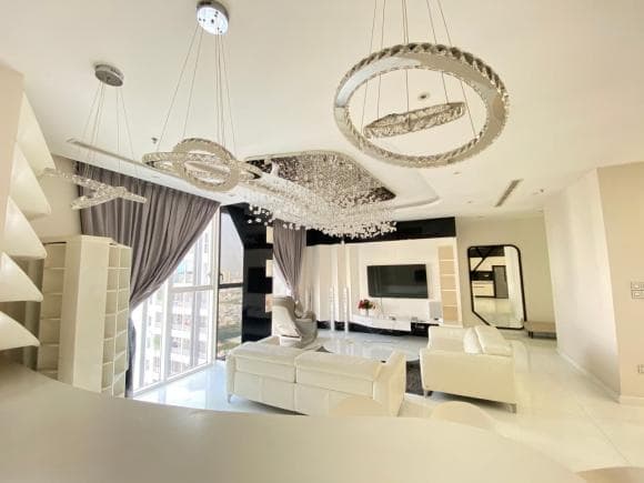 Xôn xao clip Ngọc Trinh ăn mặc kín đáo đi bán nhà hàng chục tỷ dịp cận Tết-8