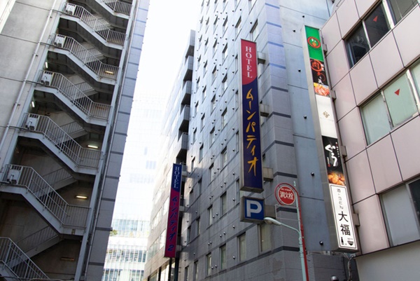 Vụ sugar daddy 82 tuổi chết trong khách sạn sau khi ở cùng gái trẻ: Thêm tình tiết mới gây choáng, hé lộ mối quan hệ của 3 nghi phạm-2