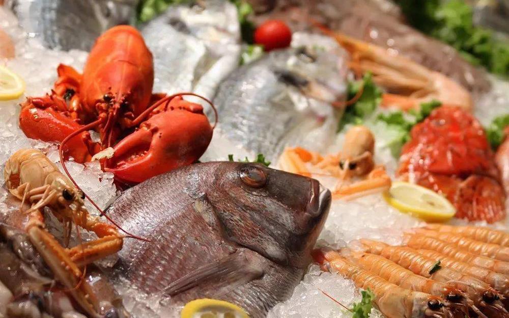 Một nhân viên siêu thị lâu năm đã tiết lộ những món ăn không nên mua khi sắm Tết trong siêu thị-2