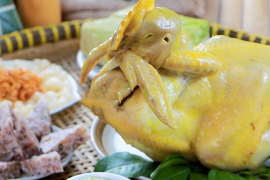 Đi chợ chọn gà ăn Tết nếu thấy con gà có 3 đặc điểm sau phải mua ngay vì chắc chắn là gà ngon sạch, lại không lo gian thương bơm nước, dùng chất tạo vàng