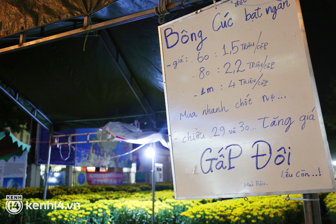 Gặp lại anh Minh xăm trổ với content cưng xỉu chiều ngồi bán rau, tối đứng bán hoa: Mua nhanh chốt lẹ, 29 Tết tăng giá gấp đôi!-11