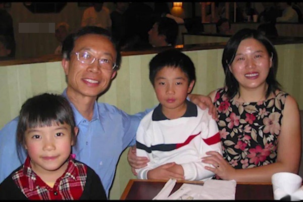 Nữ sinh lớp 8 ngoan ngoãn, học giỏi bỗng bị đồn thổi mang bầu: Trước toàn trường, em công bố sự thật khiến thầy cô, bạn bè sững sờ-5