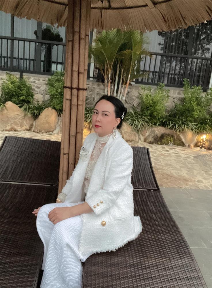 Mùa đông của Phượng Chanel thế nào: Đồ gì cũng được nhưng logo phải to!-7