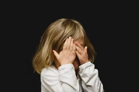 Đứa trẻ có tính cách quá hào phóng, lớn lên khó thoát khỏi 3 loại kết cục, cha mẹ nên dạy con học cách từ chối