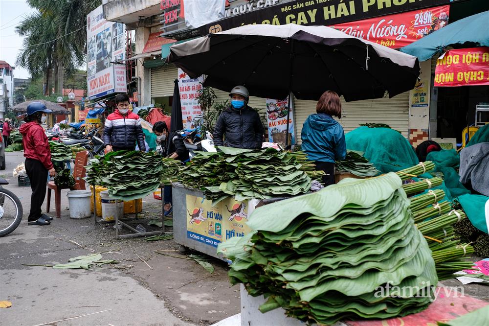24 Tết đi chợ lá dong lâu đời nhất Hà Nội: Đìu hiu khách mua, giá bán tăng gấp đôi năm ngoái-2