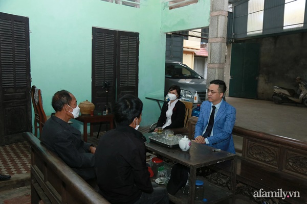 Vụ bé gái 3 tuổi bị nhân tình của mẹ đóng đinh vào đầu: Ông nội tiết lộ điểm lạ trên đầu cháu gái-3