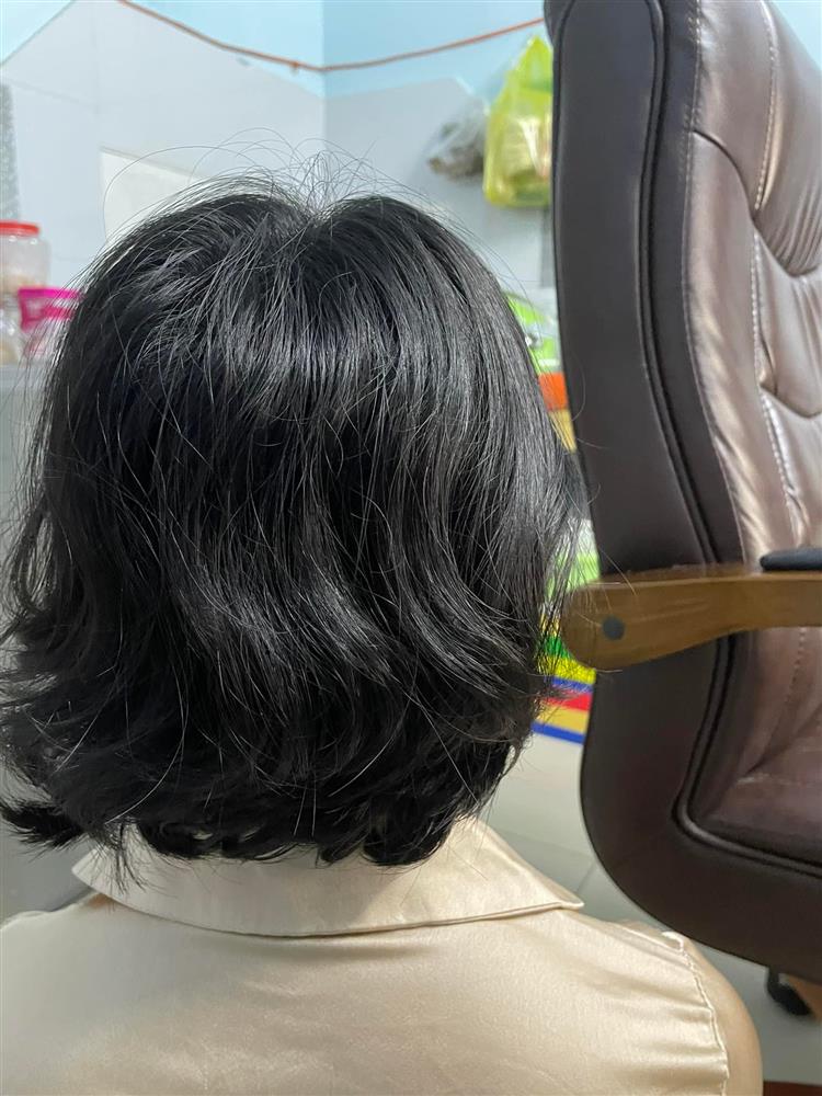 Chi 1,5 triệu uốn tóc cụp, cô nàng này tiu nghỉu vì pha làm tóc đi vào lòng đất-4