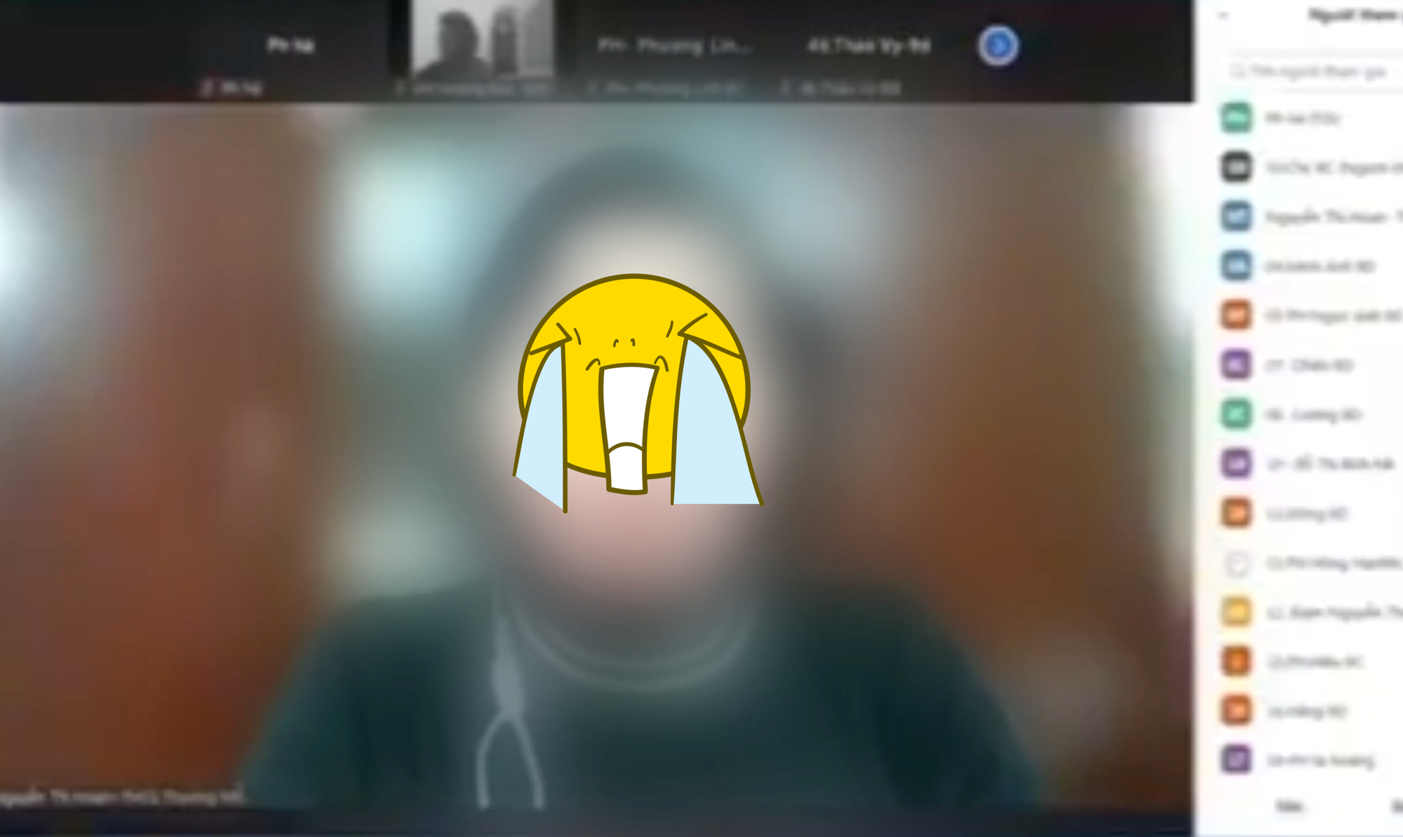 Học sinh lén vừa học online vừa xem phim sex, cô giáo phát hiện làm 1 hành động khiến trò sợ xanh mặt-1